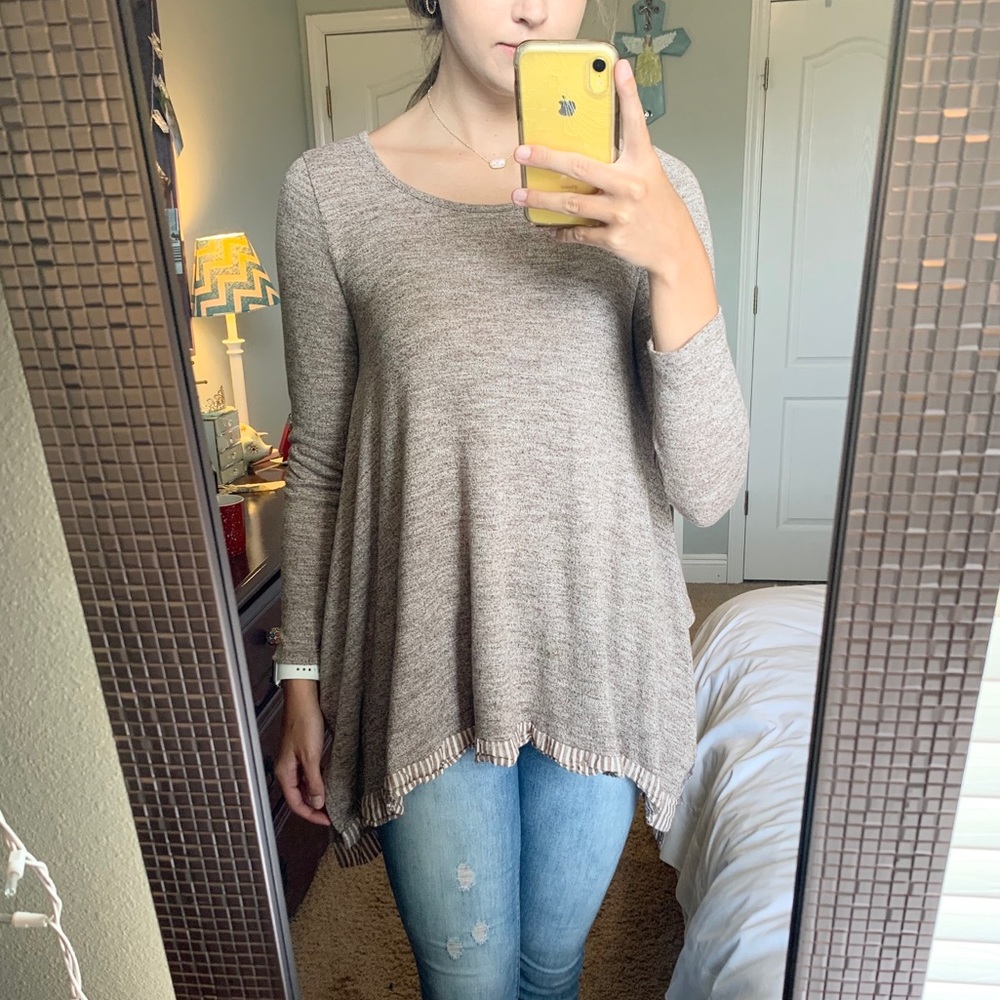 Long sleeve ruffly boutique top